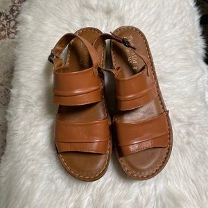 Bella Vita Jes Brown Double Strap Sandal (NWOT)